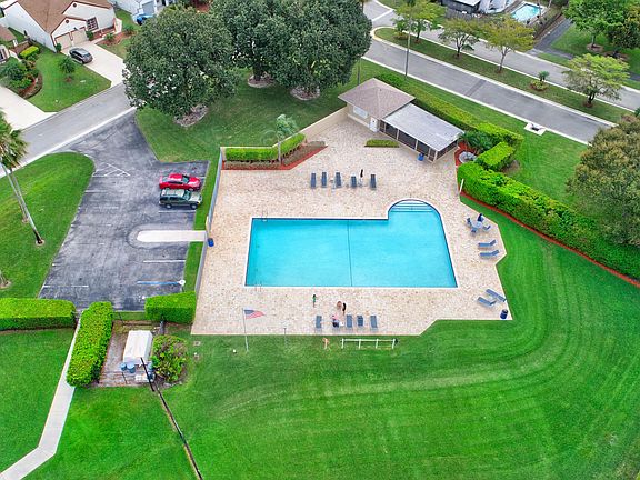Home For Sale In Waterchase