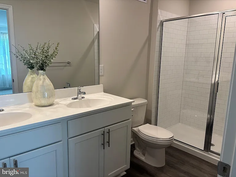 60 Robert Dr — Photo 13