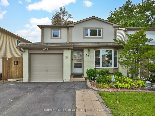 221 Snowshoe Cres, Markham, ON L3T 4N2