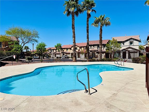 2nd image of 1129 Paradise Vista Dr