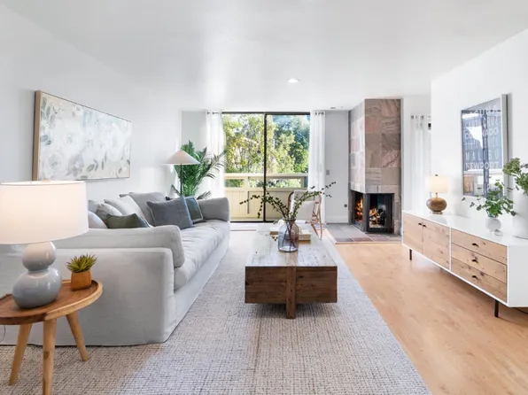 111 Vineyard Ct, Aptos, CA 95003