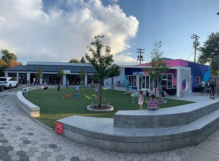 Oneida Park shopping/restaurant area 5 blocks away from our house.