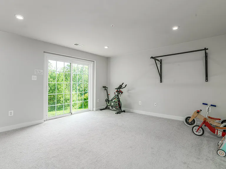 405 Potomac View Pkwy — Photo 26