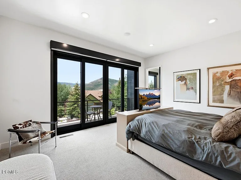 1285 E Lasso Trl — Photo 64