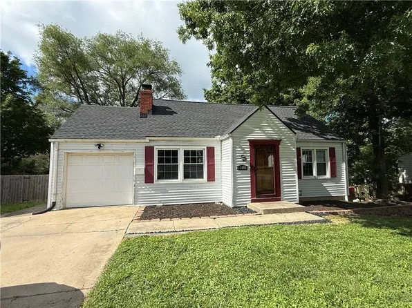 11602 E 37th St, Independence, MO 64052