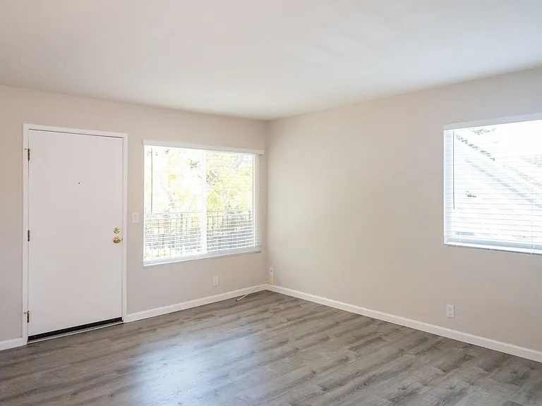 11 S Knoll Rd #15 — Photo 7