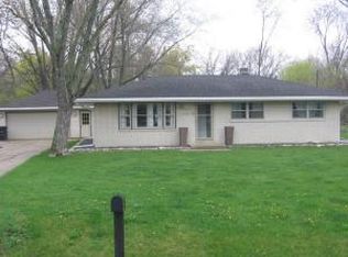 N79W15778 Charles Ct, Menomonee Falls, WI 53051