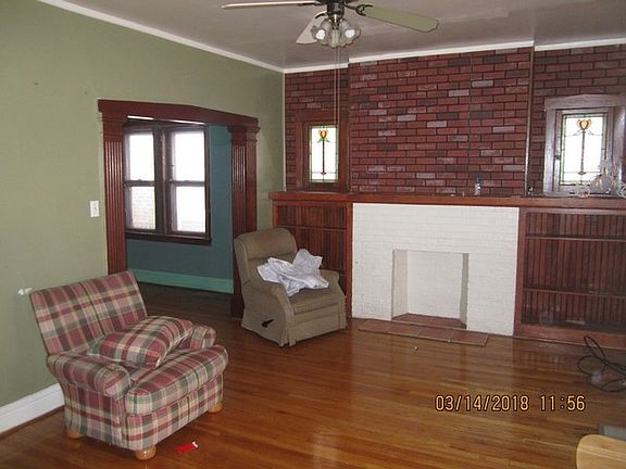 2nd image of 5841 S Sacramento Ave