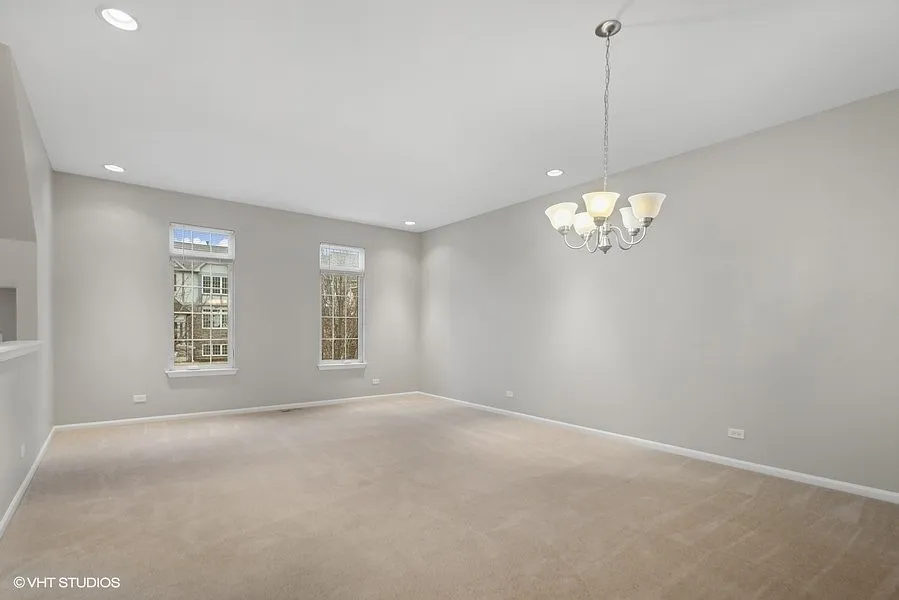 3 bed, 2.5 bath, 2460 sqft, $3,000 — Photo 4