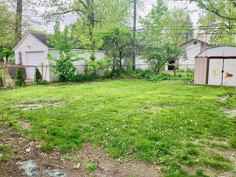 379 Channing St — Photo 12
