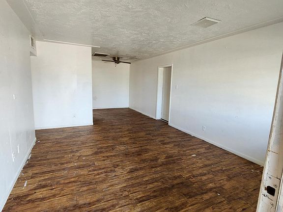 3rd image of 2207 W CACTUS WREN Drive