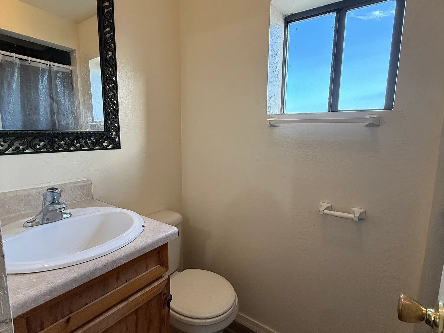 2 bed, 700 sqft, $900 — Photo 4