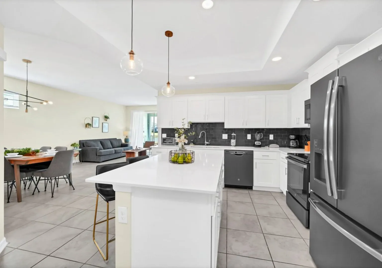 3131 PD - Luxury 3-Bed Condo in Storey Lake Resort — Photo 4