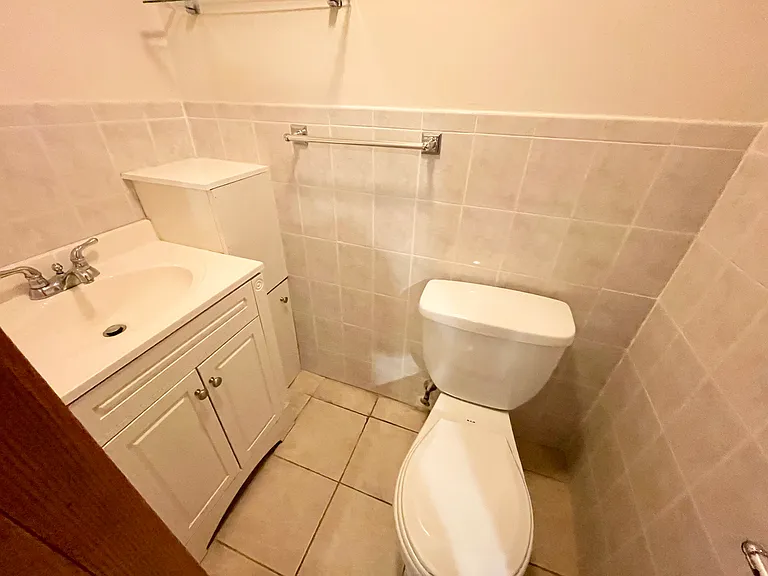 245 W 3rd St #2 — Photo 7