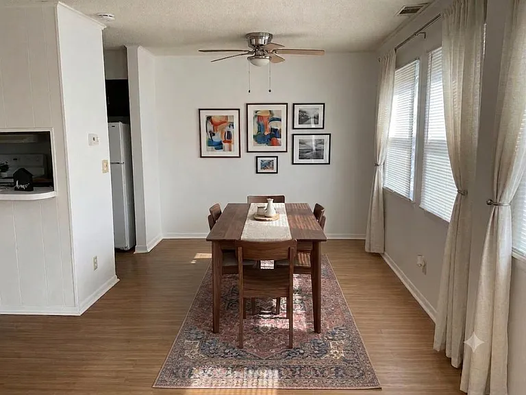 930 Briar Mnr — Photo 4