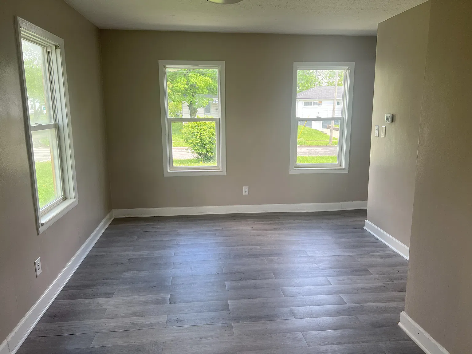4 bed, 1.5 bath, 1490 sqft, $1,750 — Photo 2