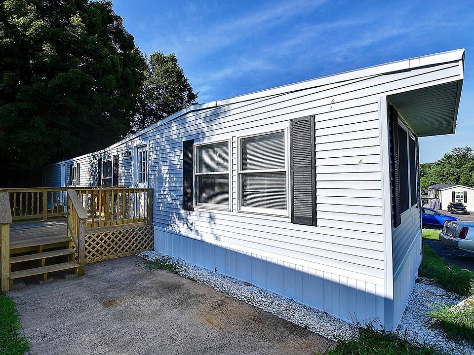 1st image of 28 Patricia Ln