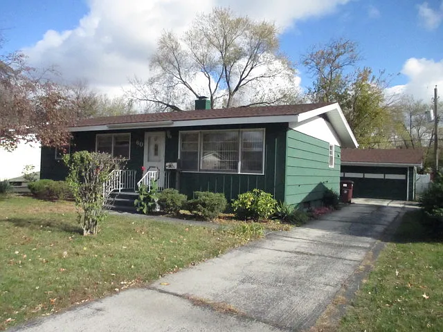 60 Arrowhead Dr photo 1