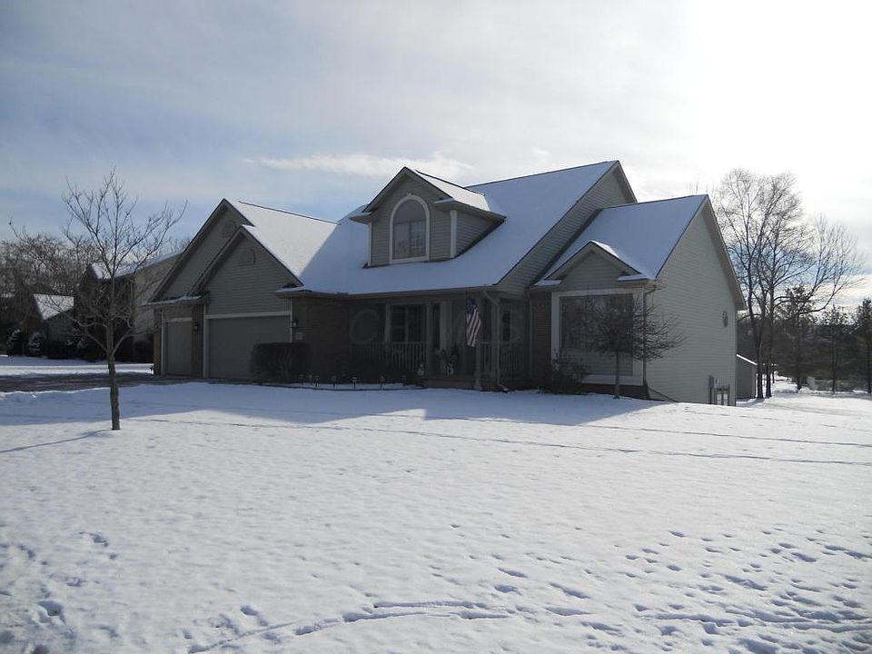 1st image of 295 River Oaks Dr