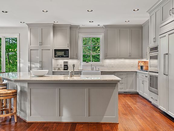 12th image of 415 Summer Breeze Dr
