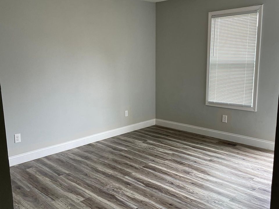 2nd image of 23 S Chestnut St #5