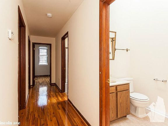 4th image of 2521 N Lincoln Ave #715