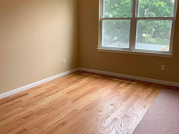4th image of 207 Cedar Ave
