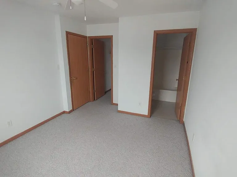 951 Fotis Dr — Photo 5
