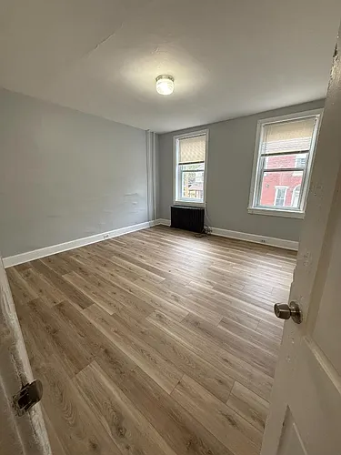 534 Green St Photo 1