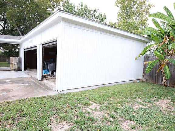 3rd image of 2214 Country Creek Way
