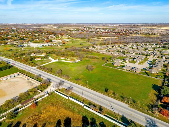1101 E Main St, Crowley, TX 76036
