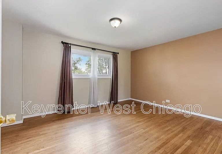 1003 S Finley Rd — Photo 11