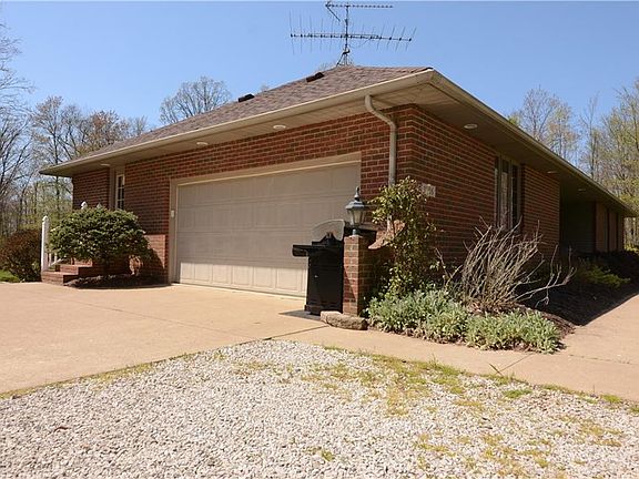 4th image of 1906 Township Road 1095