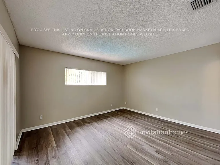 6864 NW 28th Ave — Photo 9
