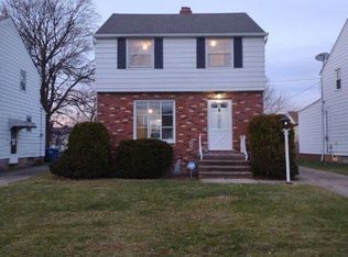 8310 Oxford Dr, Parma, OH