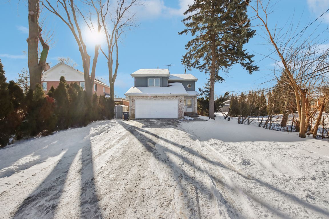 W Algonquin Rd-S0202-001.jpg