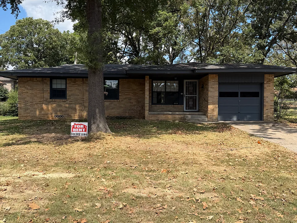 700 Country Club Rd