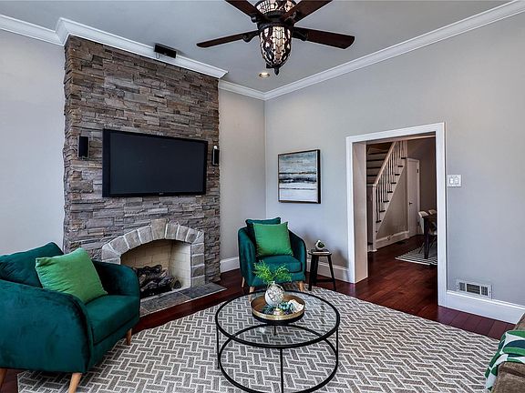 2nd image of 5527 Magnolia Ave