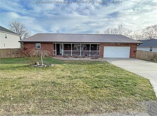 2009 E Highland Dr, Hurricane, WV 25526