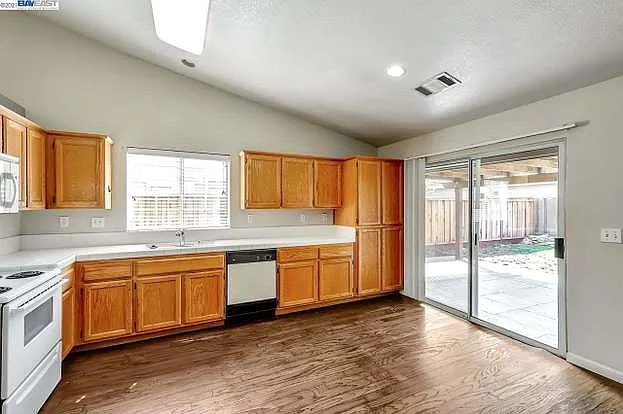 509 Saddleback Cir — Photo 27