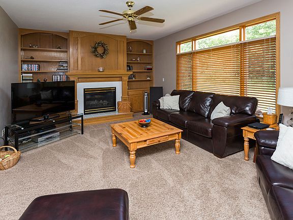 3rd image of 9207 Oakridge Pl