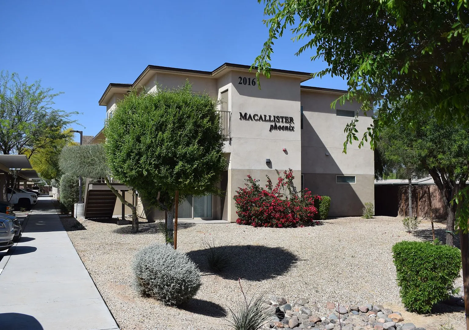 Macallister Apartments — Photo 1