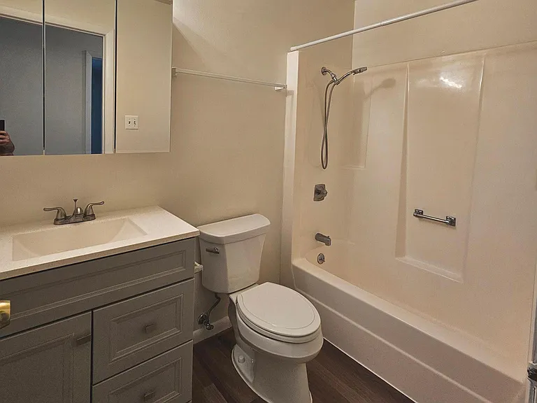 1108 N Rockingham St — Photo 27