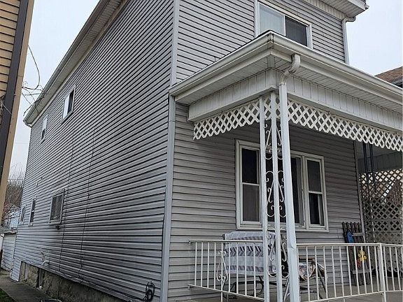 3rd image of 219 N 5th St