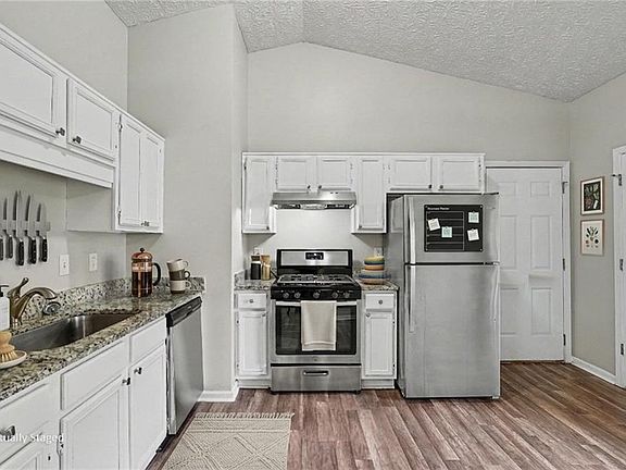 5th image of 6221 Amberly Rd