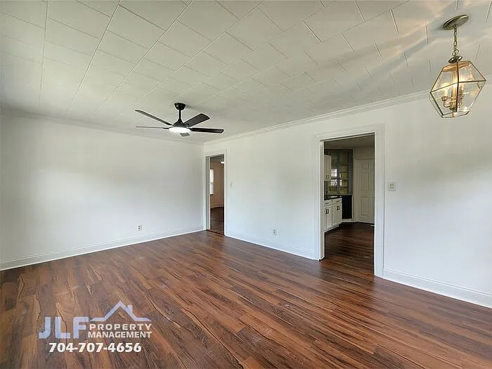 3 bed, 2.0 bath, 1185 sqft, $1,895 — Photo 2