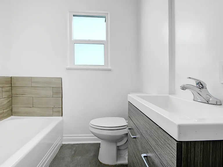 Wilcox Apartments — Photo 17