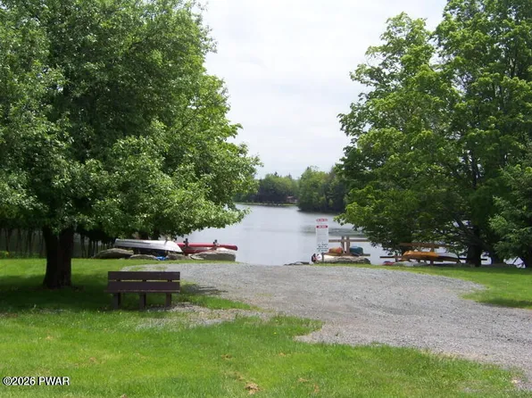 Indian Dr, Lake Ariel, PA 18436