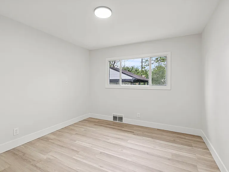 2511 Baywood St — Photo 26