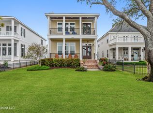 102 Whispering Oaks Dr, Pass Christian, MS 39571